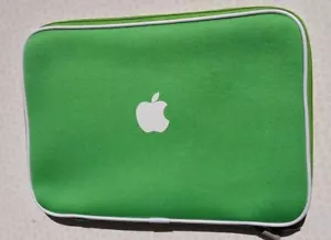 Soft Sleeve Carry Bag Case Cover - Apple 15" Macbook Pro or Air - Geen - Picture 1 of 1