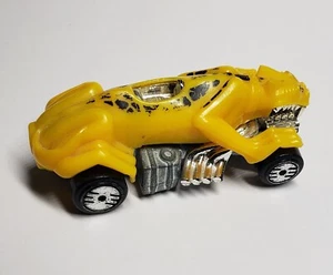 1986 Hot Wheels Yellow Cargoyle from Leapin' Demons track set - Picture 1 of 4