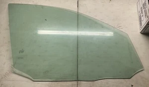 2010-2014 MERCEDES BENZ C250 W204 RIGHT PASSENGER WINDOW GLASS OEM - Picture 1 of 3