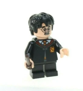NUEVO LEGO Harry Potter, Vestido Gryffindor, Suéter, Camisa y Corbata, Con Varita - Imagen 1 de 2