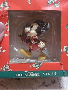 1995 Christmas At Our House Ornament Mickey Getting a Tree The Disney Store - D2 - Bild 1 von 14