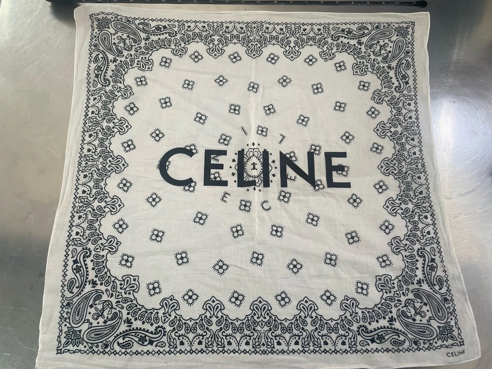 Bandana de algodón Celine 22 x 21 pulgadas 100 % algodón Foto 1 de 4