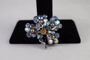 Broche de la suerte trébol de 4 hojas AB y perlas azul hielo hecho en Austria de colección - Imagen 1 de 7