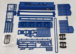 InterMountain HO - Alberta Heritage 4-Bay Cylindrical Grain Hopper Kit (AS IS) - Picture 1 of 8