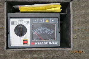 AVO MEGGAR MJ159 HAND CRANKED INSULATION TESTER MEGOHMMETER - Picture 1 of 10