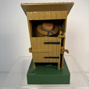 Vintage The Outhouse Peeing Farmer 50er Jahre, Barware, DAN BRECHNER, Hong Kong. - Bild 1 von 7