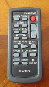 NEW Genuine Sony WIRELESS REMOTE CONTROL RMT-831 rmt 831 Commander - Picture 1 of 1