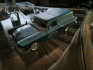 Firma stradale 1:18 Ford Ranchero berlina consegna - Foto 1 di 7