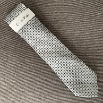 Calvin Klein Men's Classic Neck Tie Silver/Grey Geo Silk Blend MSRP $69.50 - Image 1 of 3