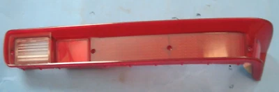 Excelente lente de luz trasera usada Pontiac GTO 1970 y LeMans Sport 5962038 Foto 1 de 4