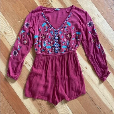 Mameluco corto Ecote floral bordado manga larga pequeño Foto 1 de 4