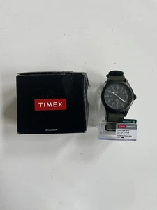 Reloj Timex® Expedition Scout con correa de tela verde para hombre - Imagen 1 de 6