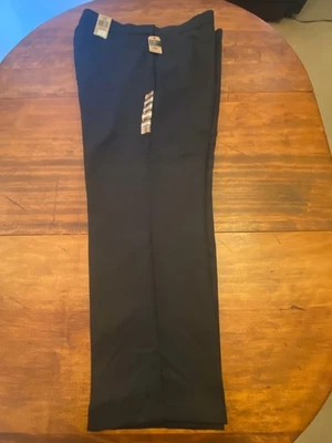 Pantalones negros Dockers Classic Fit D3 frente plano para hombre talla 42W x 30L nuevos con etiquetas Foto 1 de 4