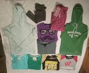 Womans Jrs. mixed lot of 10: nine shirts and 1 legging Calvin Klein, Hollister - Picture 1 of 3