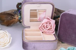 Lavender Velvet Jewelry Box Zipper jewelry case travel bridesmaid proposal - Bild 1 von 4