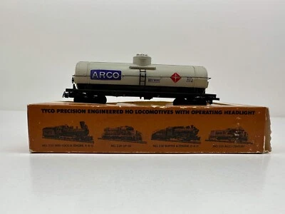 HO Scale Tyco Freight Single Dome Tank Car Train Arco GATX #697012 - Image 1 of 4