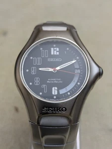 Men's Seiko 5J22-0A90 Kinetic Wrist Watch In Full Working Order And Keeping Time - Picture 1 of 23