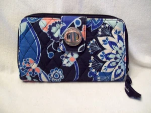 Vera Bradley Turn Lock Clutch Wallet Blue Lotus Flower Swirl - Picture 1 of 8