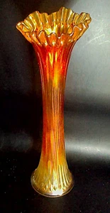 Jarrón Fenton Caléndula Mediana Costilla Fina. 14,5" de alto con base de 3,75". Top con volantes. - Imagen 1 de 5