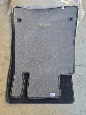 JUEGO ALFOMBRILLAS ALFOMBRILLAS MERCEDES-BENZ R171 CLASE SLK NUEVAS 2005-2011 GENUINAS  Foto 1 de 4