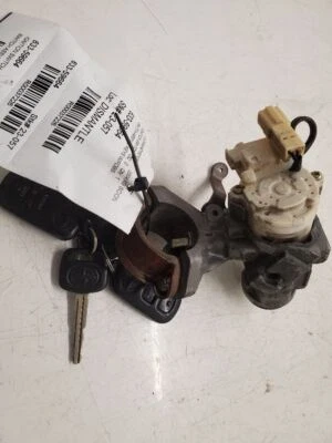 Scion XB Scion, Conjunto de Interruptor de Encendido 2 Llaves con Llaveros, 2004, 69057-52440 Foto 1 de 4