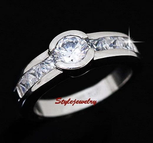 Silver Solitaire With Accents Engagement Ring Made With Swarovski Crystal SR81 — 第 1/4 张图片