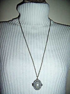 Womens Vintage Antique Style Faux Pearls Locket Necklace Picture Pendant Chain - Picture 1 of 1