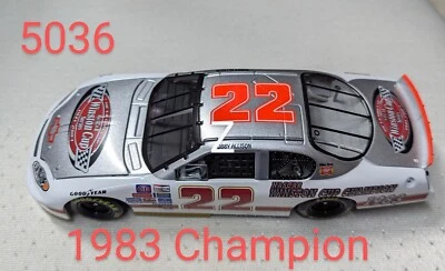 Bobby Allison #22 The Victory Lap/ 1983 Champion 2003 Monte Carlo 1 de 504 Foto 1 de 4