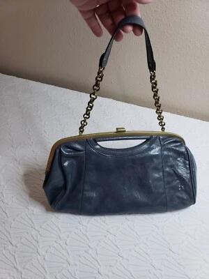 Bolso clutch Bueno con asa de cadena Foto 1 de 4