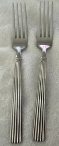 REED & BARTON CRESCENDO II Lot Of 2 Dinner Forks Stainless 18/10 - Picture 1 of 7
