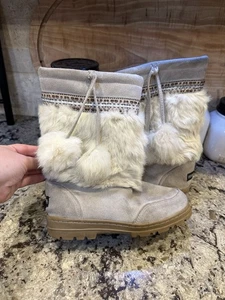Minnetonka Stiefel Damen 7 beige Kaninchenfell Aztekenmuster gefüttert Winter warm süß - Bild 1 von 8
