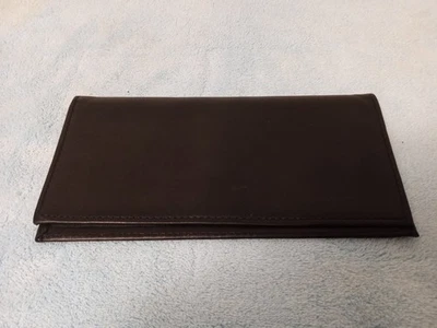 Carteira capa manga couro preto PERLINA New York 6,75"x3,5" PORTA-BOOK - Imagem 1 de 4