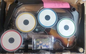 MICROSOFT XBOX 360 BEATLES ROCK BAND SET PACCHETTO IN SCATOLA - BATTERIA, CHITARRA, MICROFONO, ECC. - Foto 1 di 8