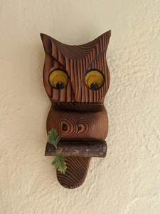 Gufo Cryptomeria vintage legno intagliato giallo arancio feltro occhi grandi anni 70 - Foto 1 di 6