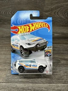 2020 Hot Wheels Chrysler Pacifica Treasure Hunt #10/10 165/250 Diecast Car - Picture 1 of 8