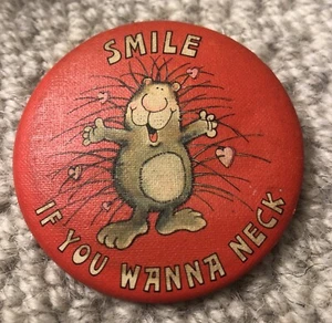 Vintage 2-1/4" Smile If You Wanna Neck Hallmark Cards Pinback Button Pin - Picture 1 of 2