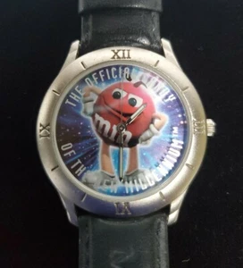 Red M&M 1998 Limited Edition Uhr Millennium schwarzes Lederband - neue Batterie - Bild 1 von 6