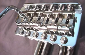 TRADITIONAL CHROME TREMOLO BRIDGE FOR ELECTRIC GUITAR - Picture 1 of 4