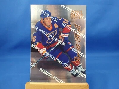 Select Certified Hockey 1996-97 With Protective Coating Peel Brett Hull - Image 1 of 2
