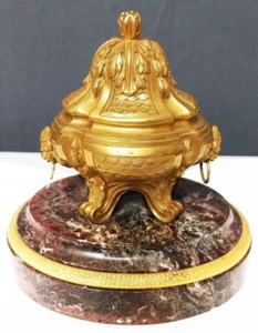 Antique Elegant Richly Ornate French Gilded Bronze Desk Inkwell on Marble Base - Bild 1 von 7