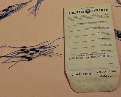 (8) AVX .047uF 100V 10% AXIAL MILITAR CONDENSADOR CERÁMICA/JCK12 CKR11 473KP Foto 1 de 4