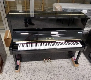 Yamaha U1/U100 Professional Upright Piano Black Polish - Picture 1 of 5