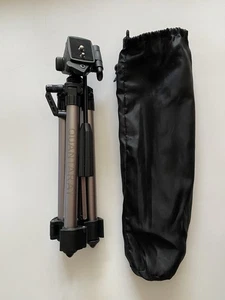Quantaray Expandable Camera Tripod with Case - Picture 1 of 11