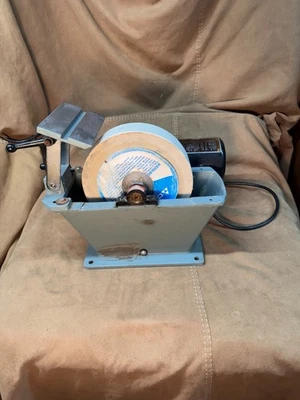 Delta 23-700 amoladora de banco universal seco húmedo lista para usar. Foto 1 de 4