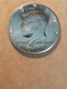 1990 D KENNEDY HALF DOLLAR - Picture 1 of 2