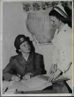 1945 Press Photo San Francisco Joyce M Rowell & Lt Jg Lucille Prichard
