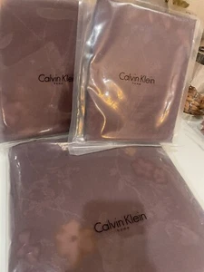 Calvin Klein Queen Duvet Cover and Two King Pillow Shams. Brand New! - Picture 1 of 12