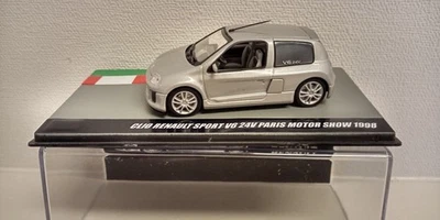 1:43 UNIVERSAL HOBBIES EAGLE RACE RENAULT CLIO SPORT V6 1998 SALÓN DEL MOTOR DE PARÍS Foto 1 de 4