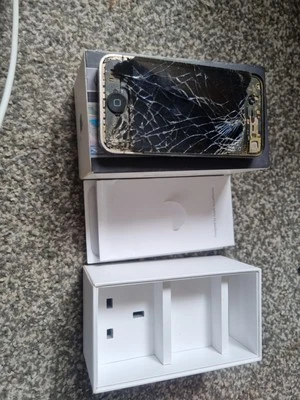 Apple iPhone 4 - 16GB - Black (EE) A1332 (GSM) - Image 1 of 4