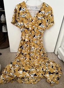 HAYDEN LOS ANGELES WOMEN LONG YELLOW FLOWER SHORT SLEEVE DRESS SIZE SMALL - Picture 1 of 3